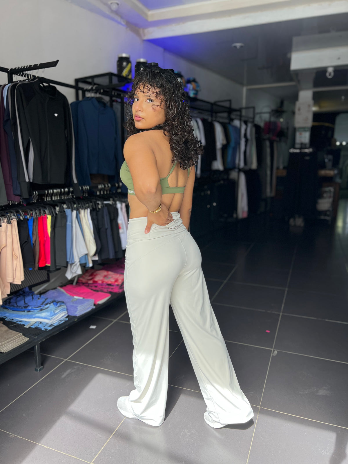LEGGINS CORTE RECTO CON DETALLE DE BOLSA- EXCLUSIVO por mayor