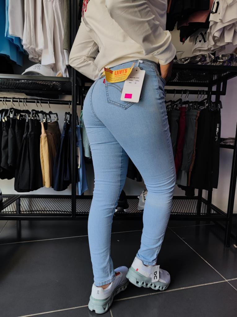 JEANS LEVIS