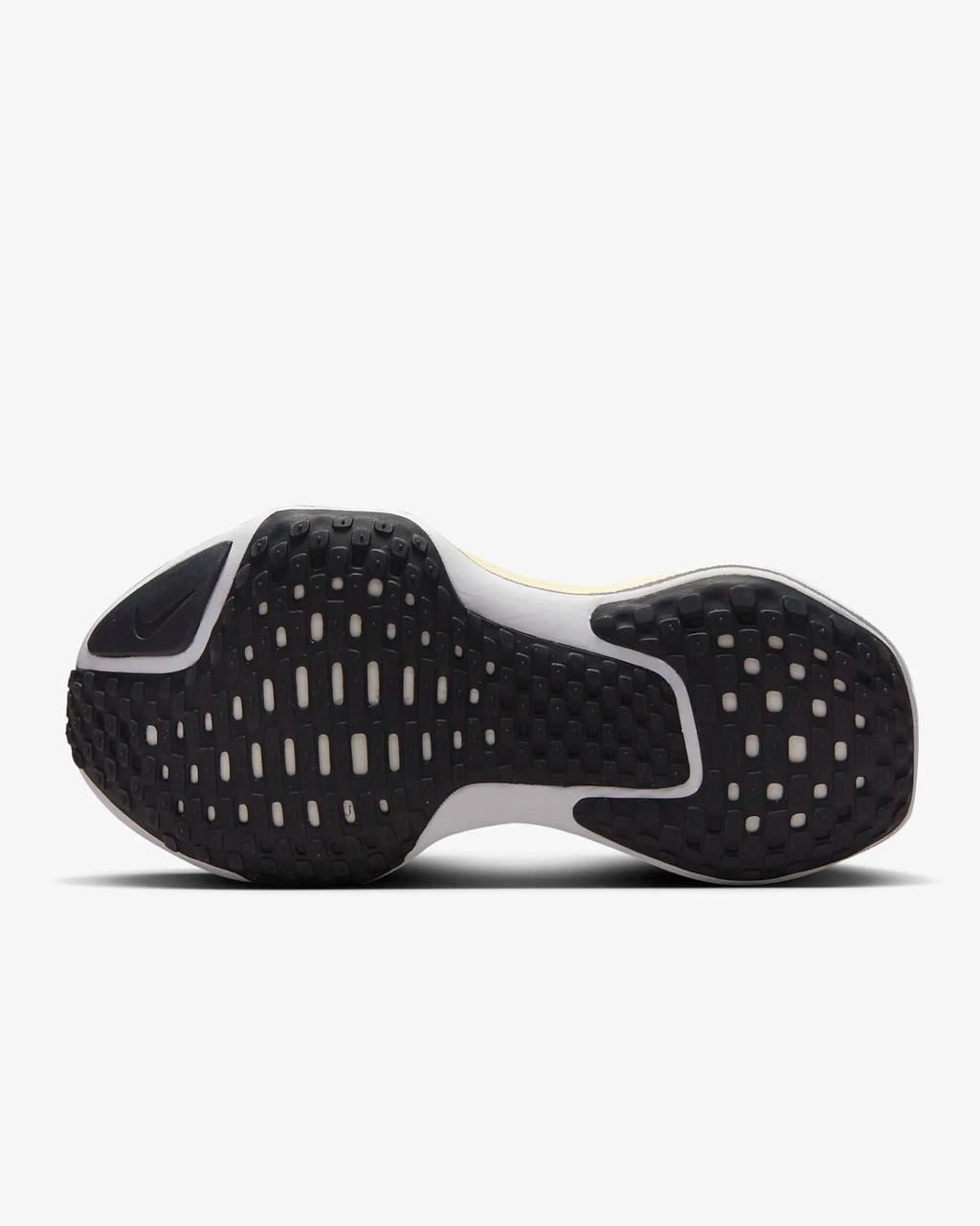NIKE ZOOMX INVICIBLE RUN-3