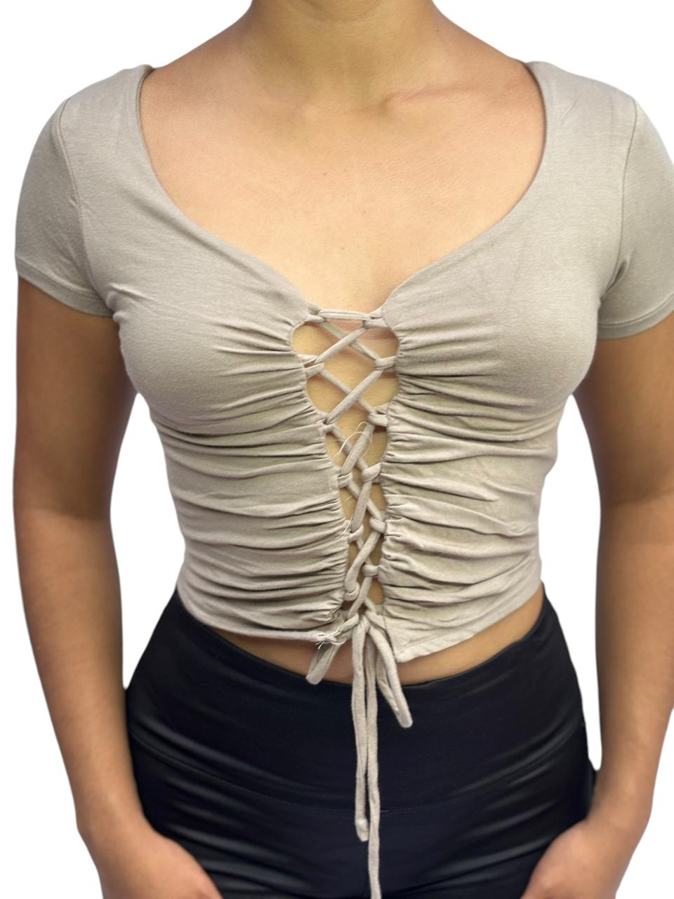 BLUSA CON DETALLES AL FRENTE- ACTIVE