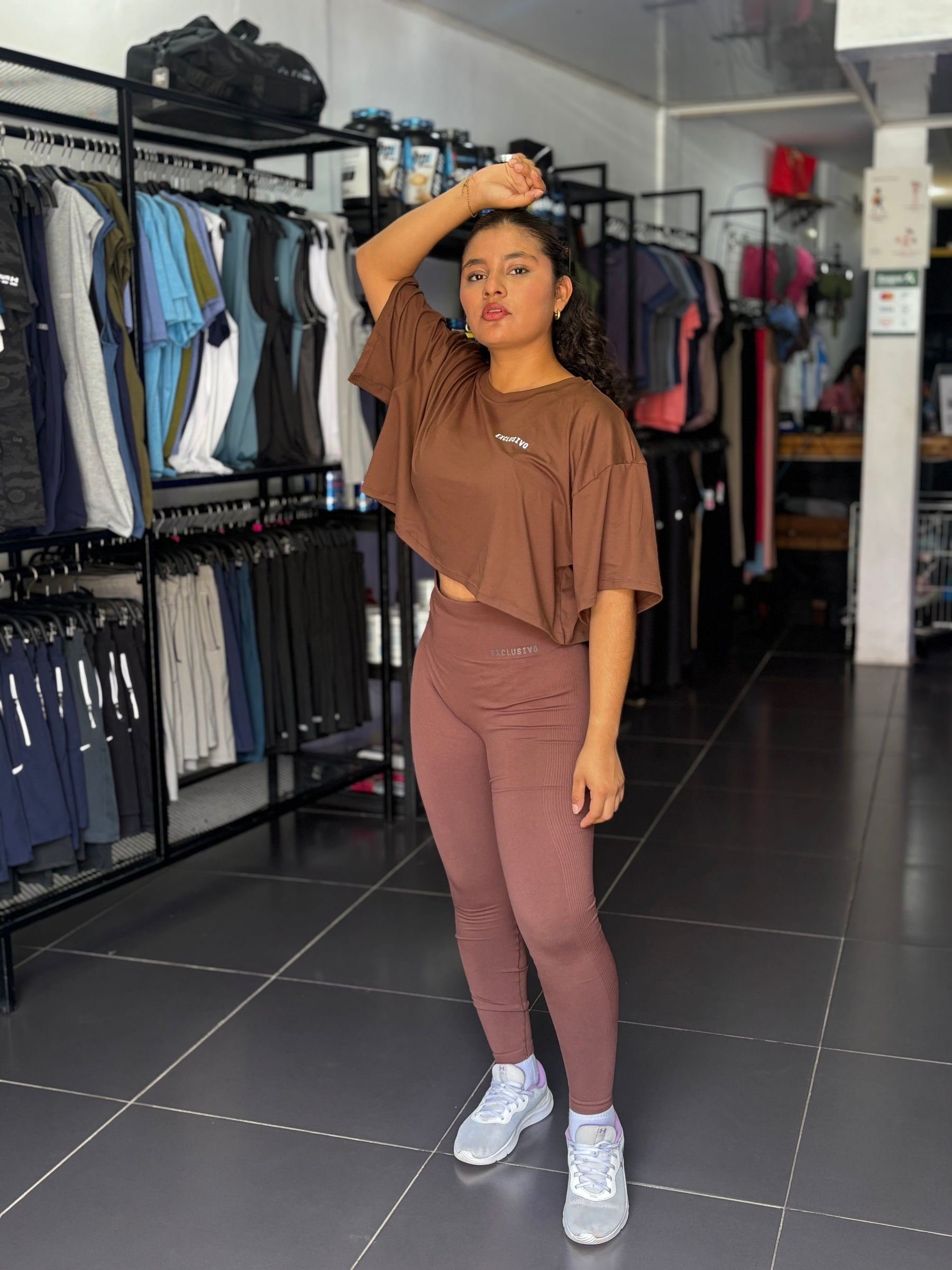 LEGGINS COLOR SOLIDO CORTE V