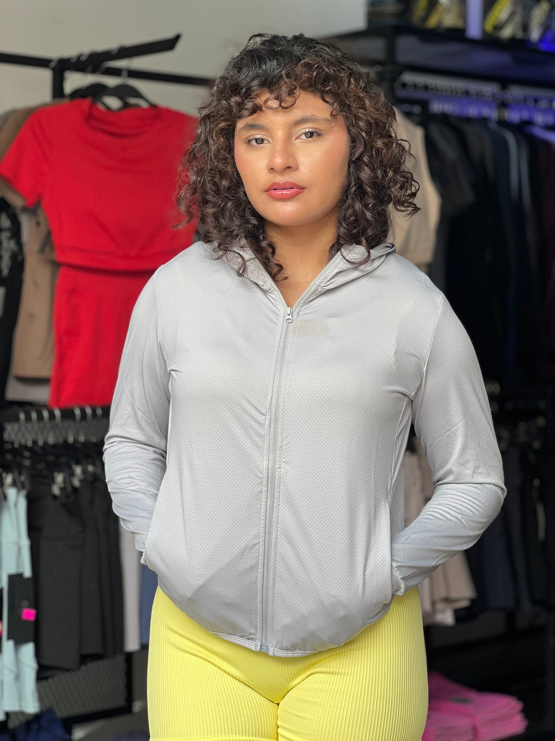 CHAQUETA RUNNING - CON CAPUCHA