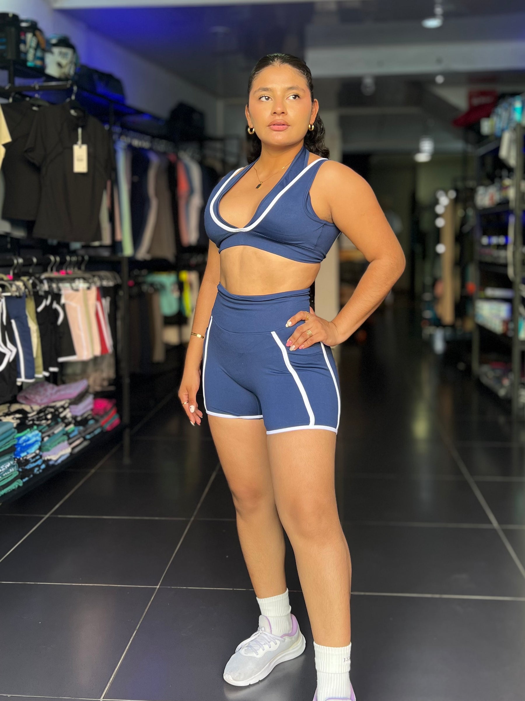 CONJUNTO TOP CORTE V - CORTO