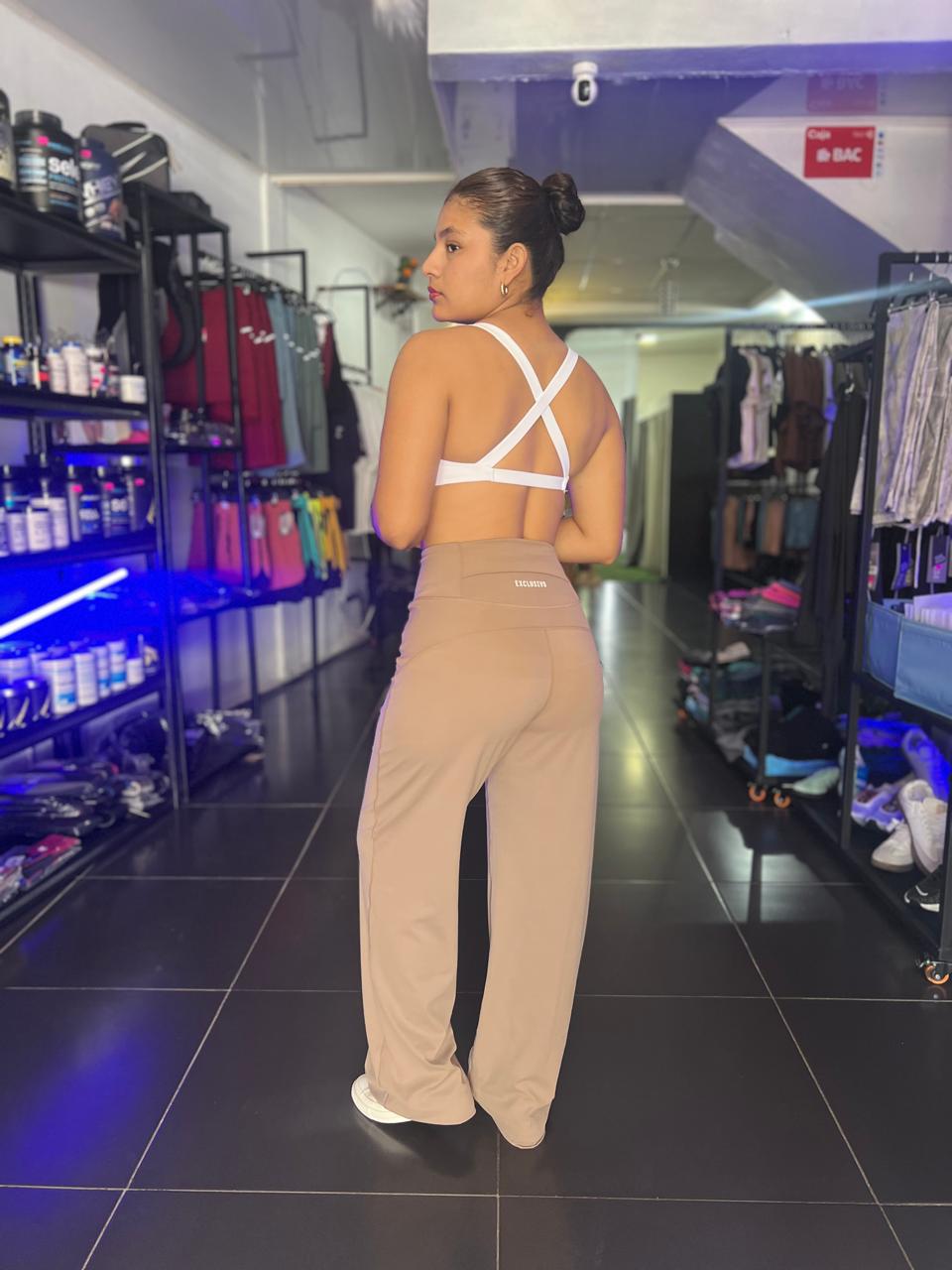 LEGGINS CORTE RECTO  CON DETALLE DE BOLSA- EXCLUSIVO por mayor