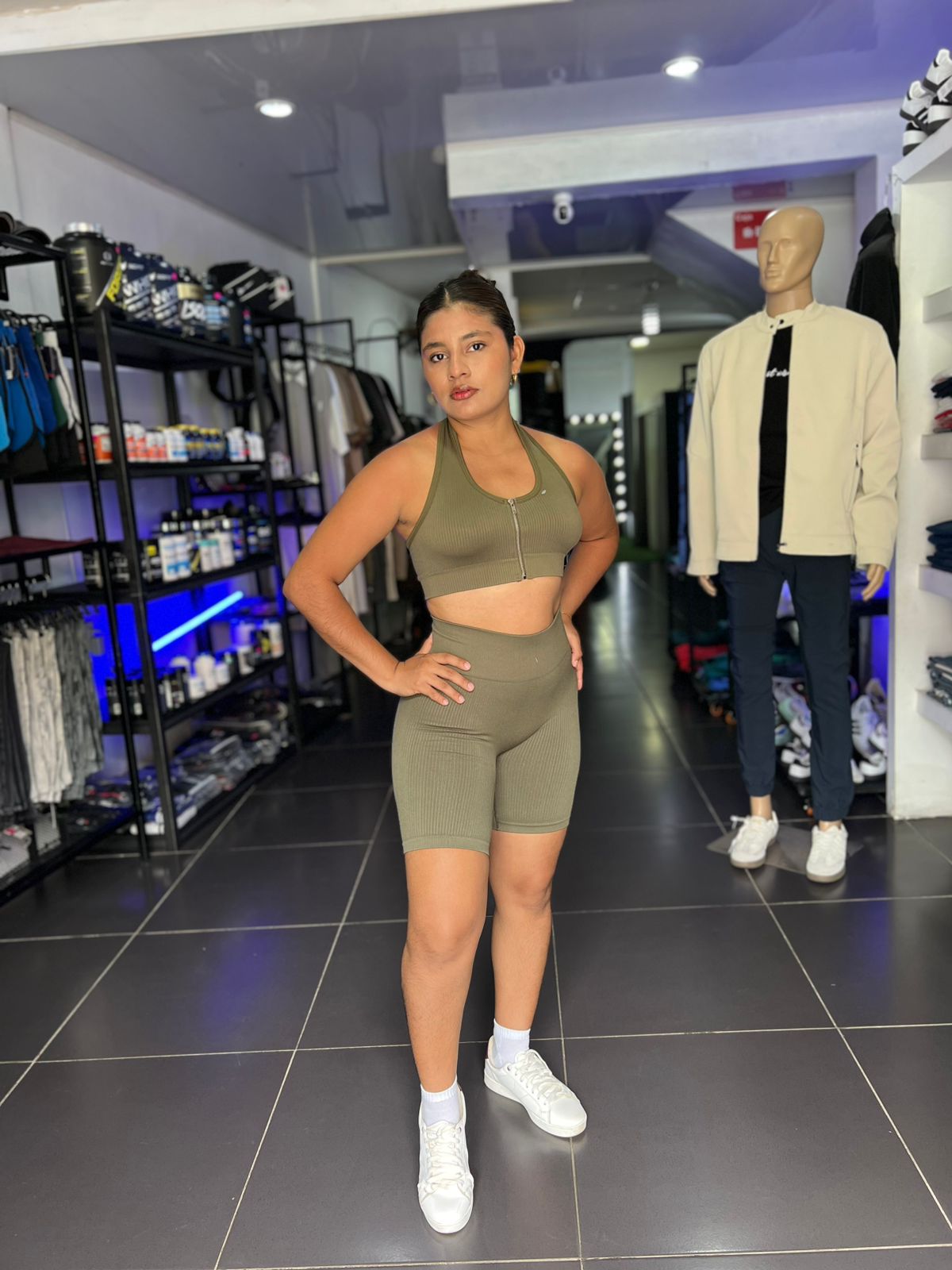 CONJUNTO CORTO TOP ZIPPER SEAMLESS