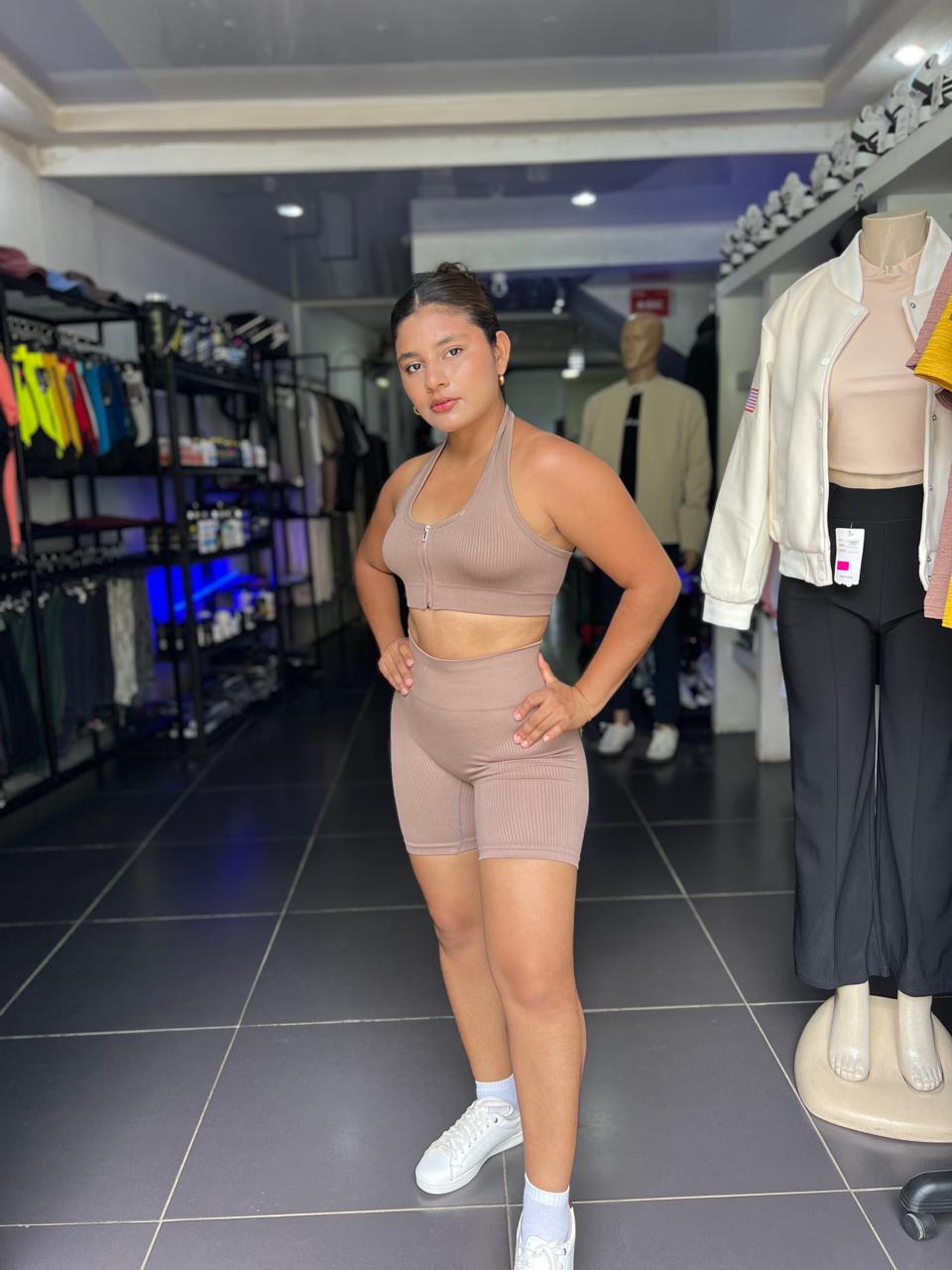 CONJUNTO CORTO TOP ZIPPER -SEAMLESS