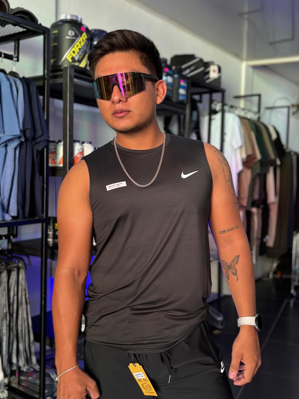 CAMISOLA DE COMPRESION DEPORTIVA POR MAYOR- NIKE