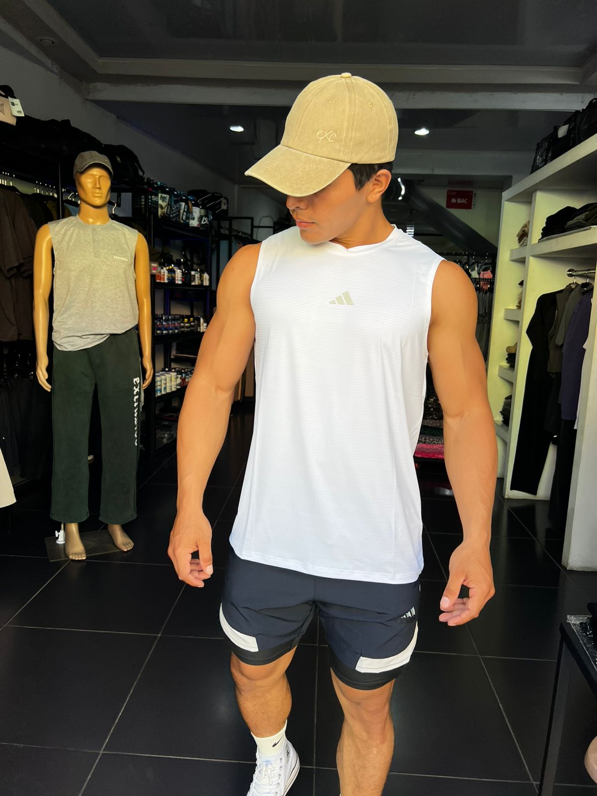 CAMISA SIN MANGA-ADIDAS